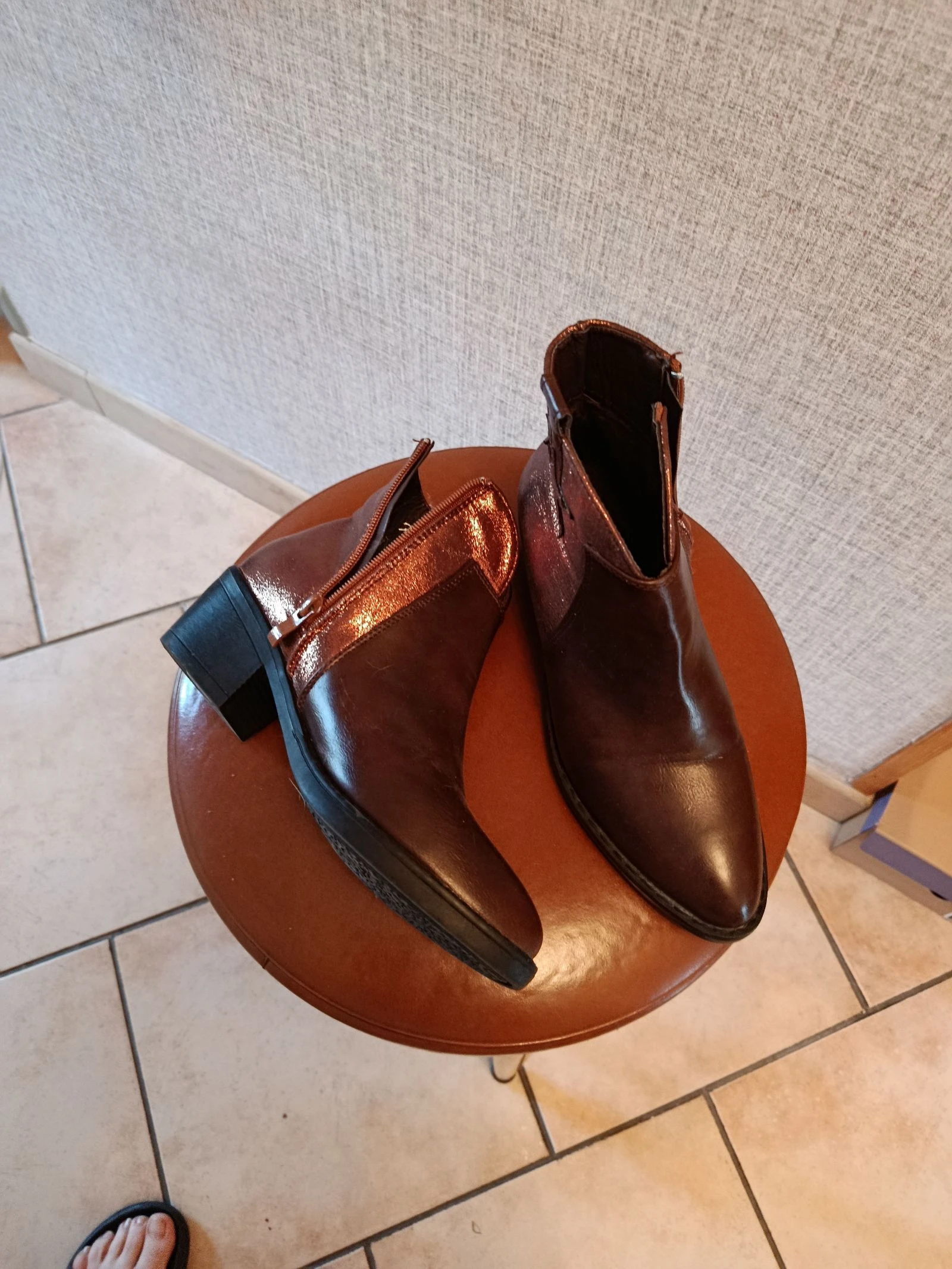 Bottines à petits talons 